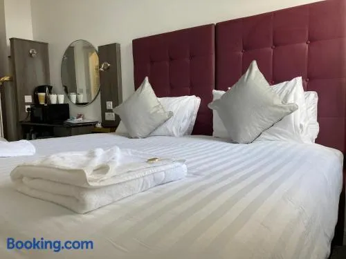 Kings Lodge - Image 1
