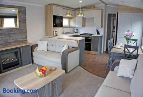 The Royal Clovelly caravan with sea views - Image 1