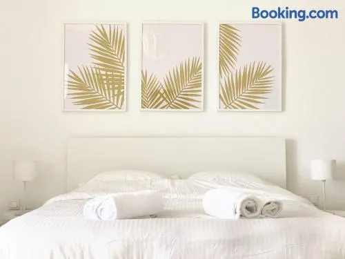 Palm Suite Yellow - Image 1
