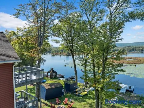 Lakefront, Hot Tub, Dock, Kayaks, Amazing Views - Image 1