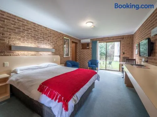 Eildon Parkview Motor Inn Room 1 - Image 1
