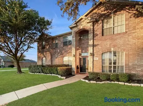 Pro Designed Home 4BDRM POOL - Image 1