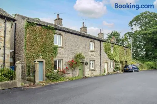 Ivy Cottage - Image 1