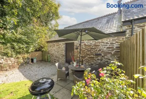 Rainbow Cottage - Image 1