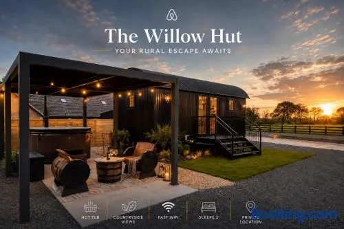 Everwood Escape- The Willow Hut With Private Hot Tub - Image 1
