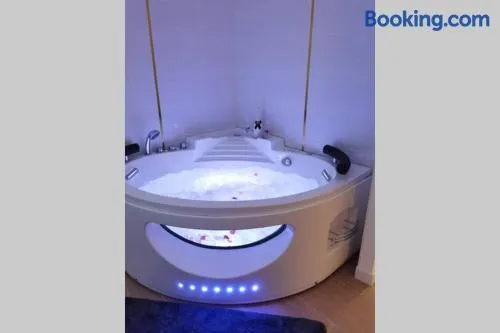 Nid d'amour baignoire/jacuzzi - Image 1