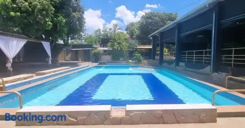 Depa más pileta en Ypane - Image 1