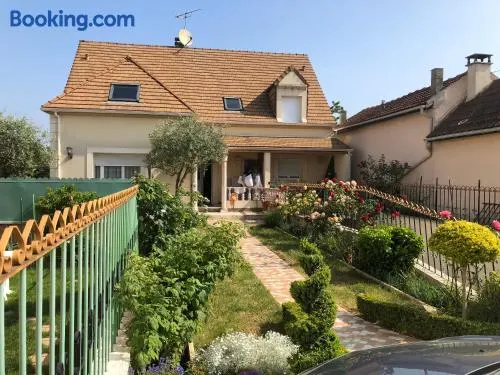 Appartement cosy à Sannois de 110 m² avec jardin clôturé - Image 1