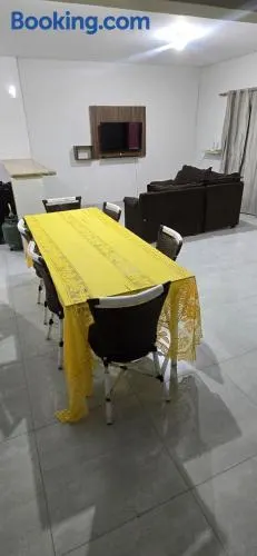 Casa ampla, estrutura e mobilia nova e confortavel - Image 1
