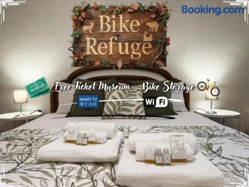 Bike Refuge - WiFi - Free Ticket Museum - Smart TV - Image 1