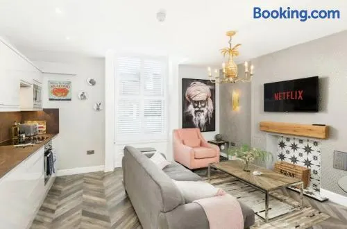 Scandi Lux retreat - Image 1