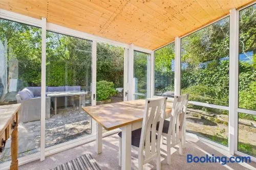Host & Stay - Stonecrop Cottage - Image 1