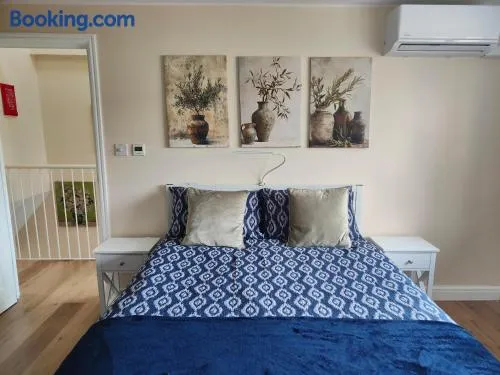 Clifton House O2 & Excel Rooms with private bathroom and Breakfast option - Image 1