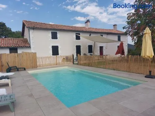 Grande maison avec piscine - Image 1