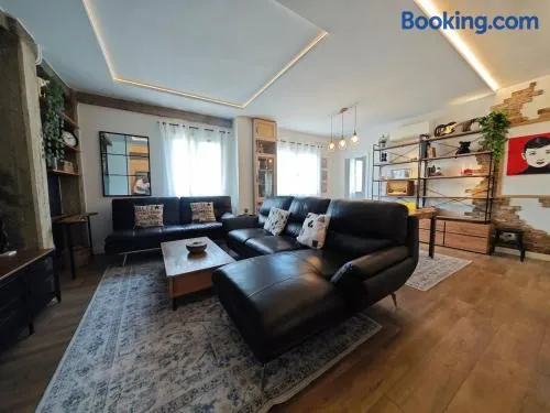 Modern & Quiet Apartment Near Downtown Madrid by MyRentalHost - Image 1