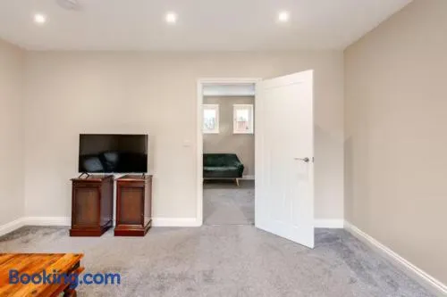 Thetford Haven House I Free Private Parking - Image 1