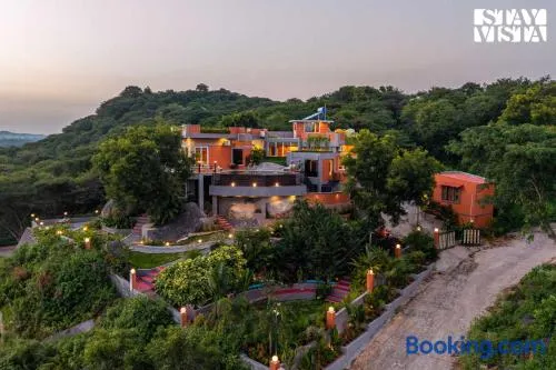 StayVista's RockEDGE - Shoolagiri - 5BHK Villa with Infinity Pool & Jacuzzi - Image 1