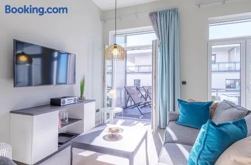 Admiralssuite - Exklusive 5-Sterne-Ferienwohnung mit Westbalkon in der Seefahrtsschule Wustrow - Image 1