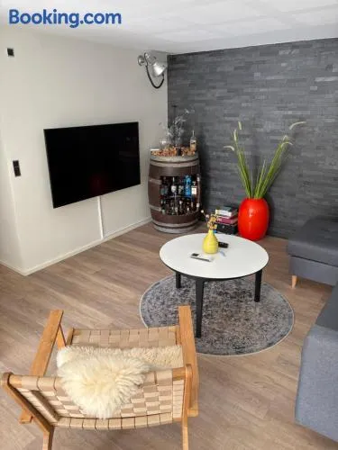 Nyistandsat højloftet kælderlejlighed på 70 m2 i Viborg centrum, med plads til 4 personer - Image 1