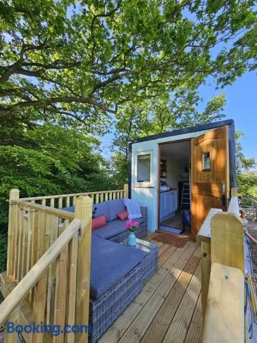 Harrys Hideaway - Image 1