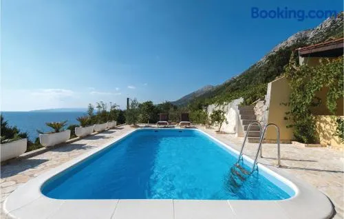 Two-Bedroom Holiday Home In Dingac - Image 1