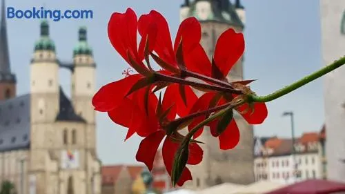 Budget rooms in Halle with shared bathroom & Free WiFi - Image 1