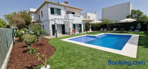 Villa Pretty Stunning House with Garden and Private Swimming Pool - Image 1