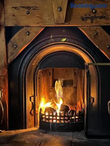 Cosy cottage with sea & mountain views Carnlough - Image 1