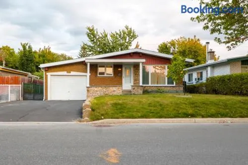 Autumn Fairy Tale, Comfy Entire House with parking - Image 1