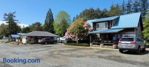 The Bunkhouse Motel - Image 1