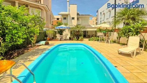 #007 Linda casa piscina enorme na praia de Palmas - Image 1