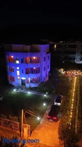 La Famiglia Villa - Image 1