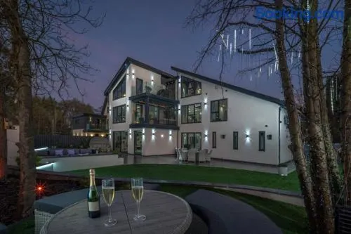 Durham Mansion Retreat Pool, Hot Tub, Cinema, Spa, Sleeps 20 - Image 1