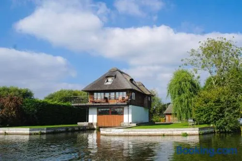 Ferry View on the main river Bure in beautiful Horning Village on the Norfolk Broads - Image 1
