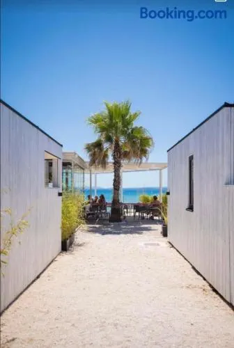 Mobile villa by the sea with a pool - Image 1