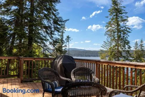 Lake CDA View 4BR Sleeps 12 Dog-Friendly - Image 1