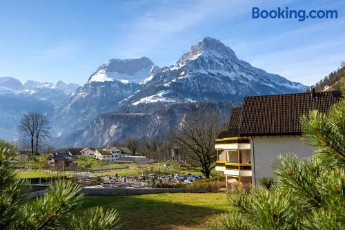Privates Bergblick-Studio mit Wellness bei Swiss Holiday Park - Image 1