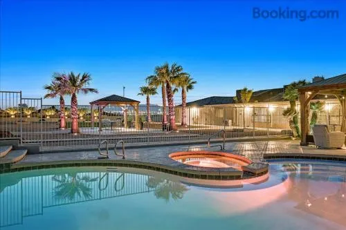 Luxury 5BR Retreat Pool Hot Tub Gym 7000sqf - Image 1