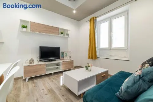 Moderno Apartamento en Centro de Granada - Image 1