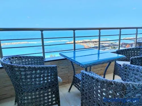 City Square - Brand New Luxury Apartment With Stunning Sea View - Image 1
