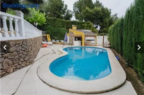 Chalet con piscina privada - Image 1
