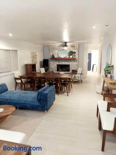 Spacious 4-Bedroom Home Near Indiana Dunes National Park - Image 1