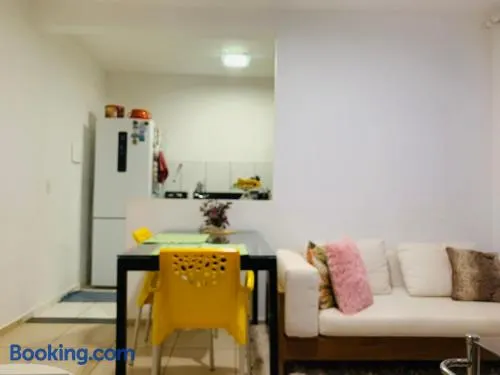 Calmo e aconchegante apartamento térreo com quintal - Image 1