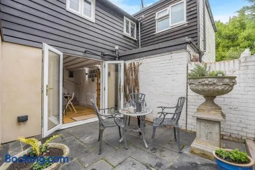 2 Bed in Peasmarsh oc-s33528 - Image 1