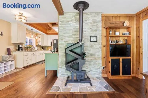 Sugar Pine cabin in the woods King bed Fire pit - Image 1