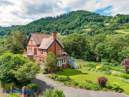 Outstanding Llangollen Riverside Apartment - Image 1