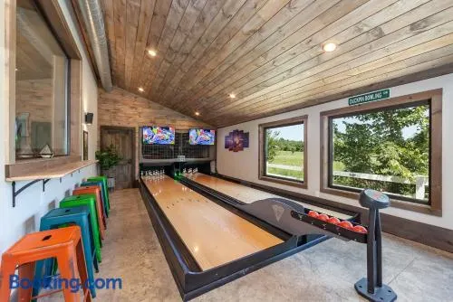 Bowling Waterfront Luxury MtnViews Pool Sleeps12 - Image 1