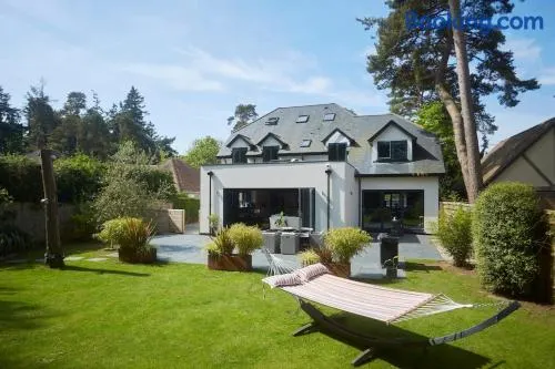 huge house & tennis court - negotiable - Image 1