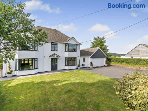 5 Bed in Bideford oc-76546 - Image 1