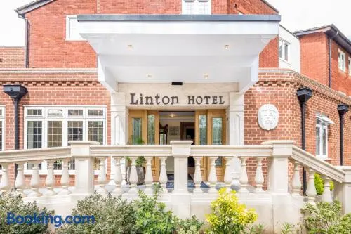 Linton Hotel Luton - Image 1